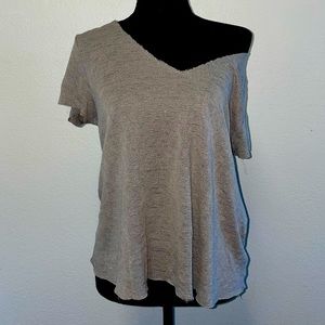 Off the shoulder top🤎